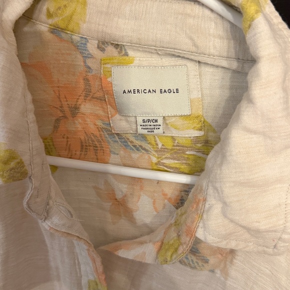 American Eagle Outfitters Floral Beach Button Down Shirt - SO SOFT! Size small - Picture 2 of 6